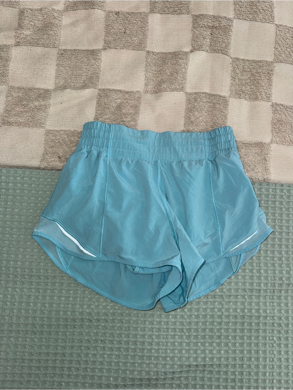 Lululemon Hotty Hot High-Rise Lined Short 2.5"
Blue Chill size 4